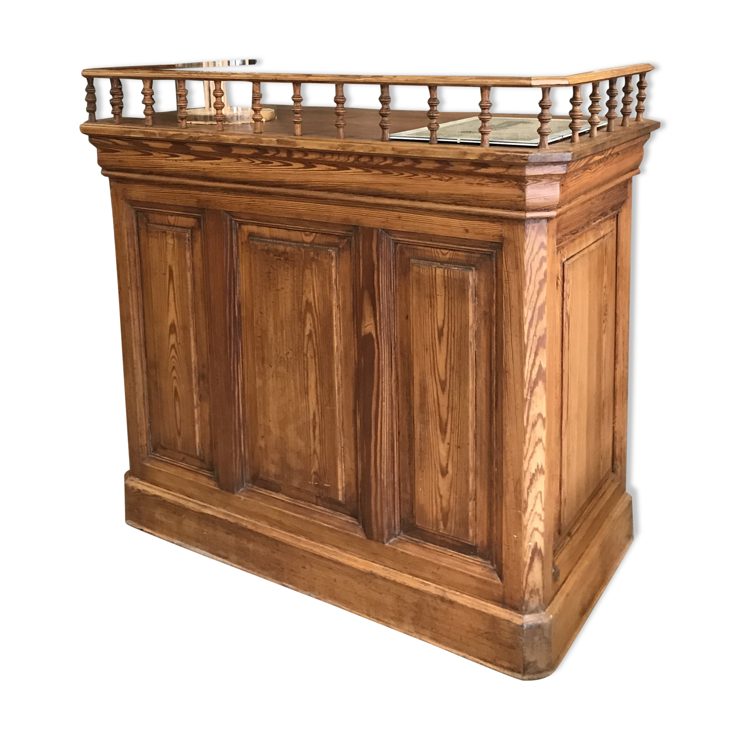 Craft furniture store counter