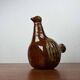 Bouteille en forme d'oiseau de poterie d'atelier danoise moderne du milieu du siècle, années 1960