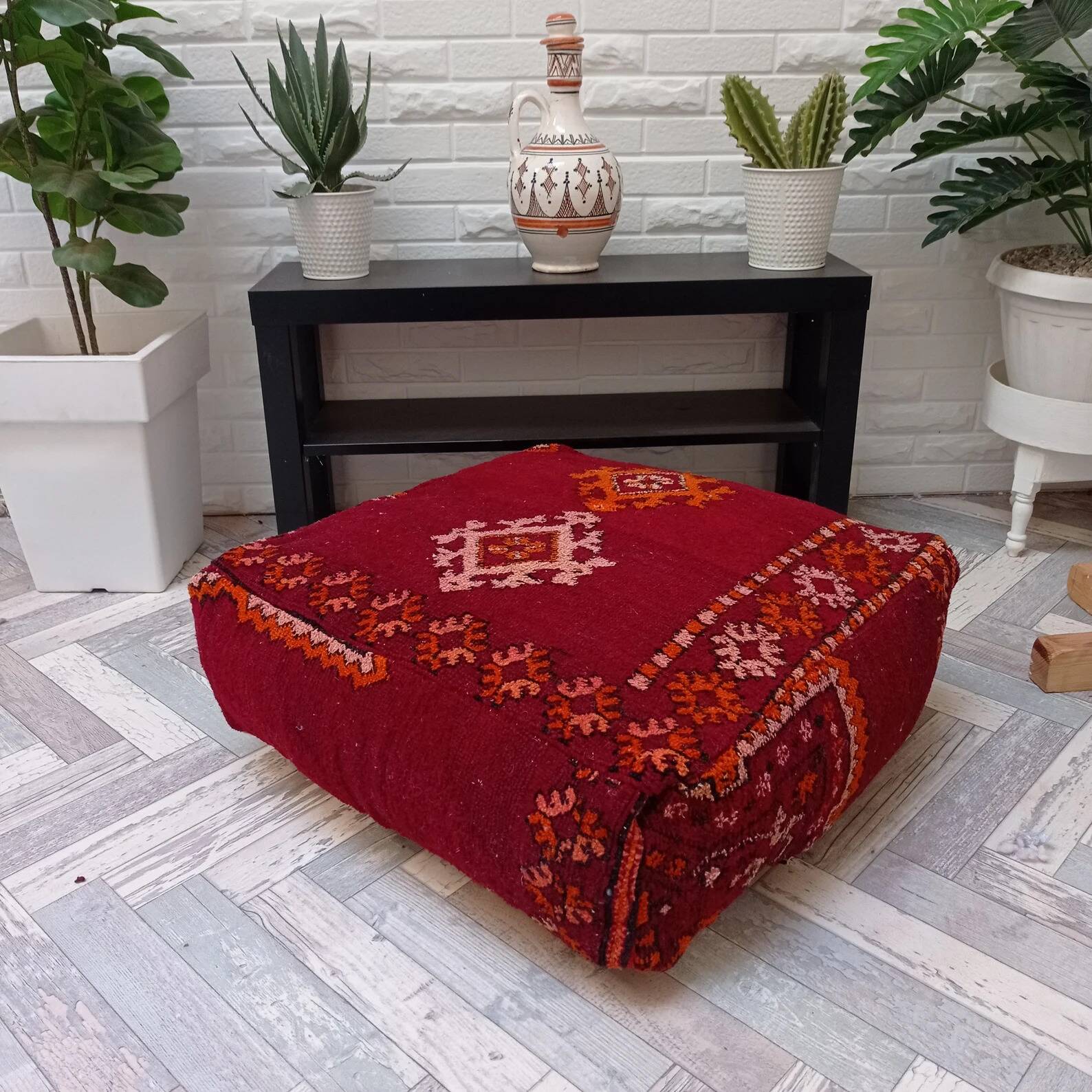 Handmade Berber pouf in wool 60 X 60 X 20 CM