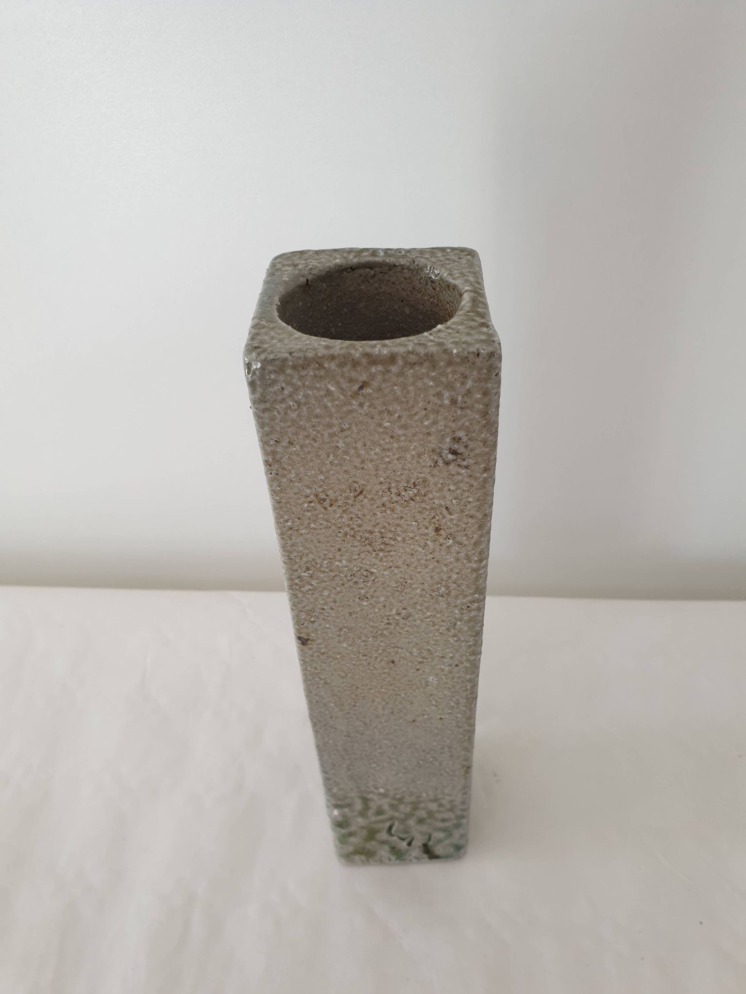 Vase carré en céramique grès signé Jean Claude Monange