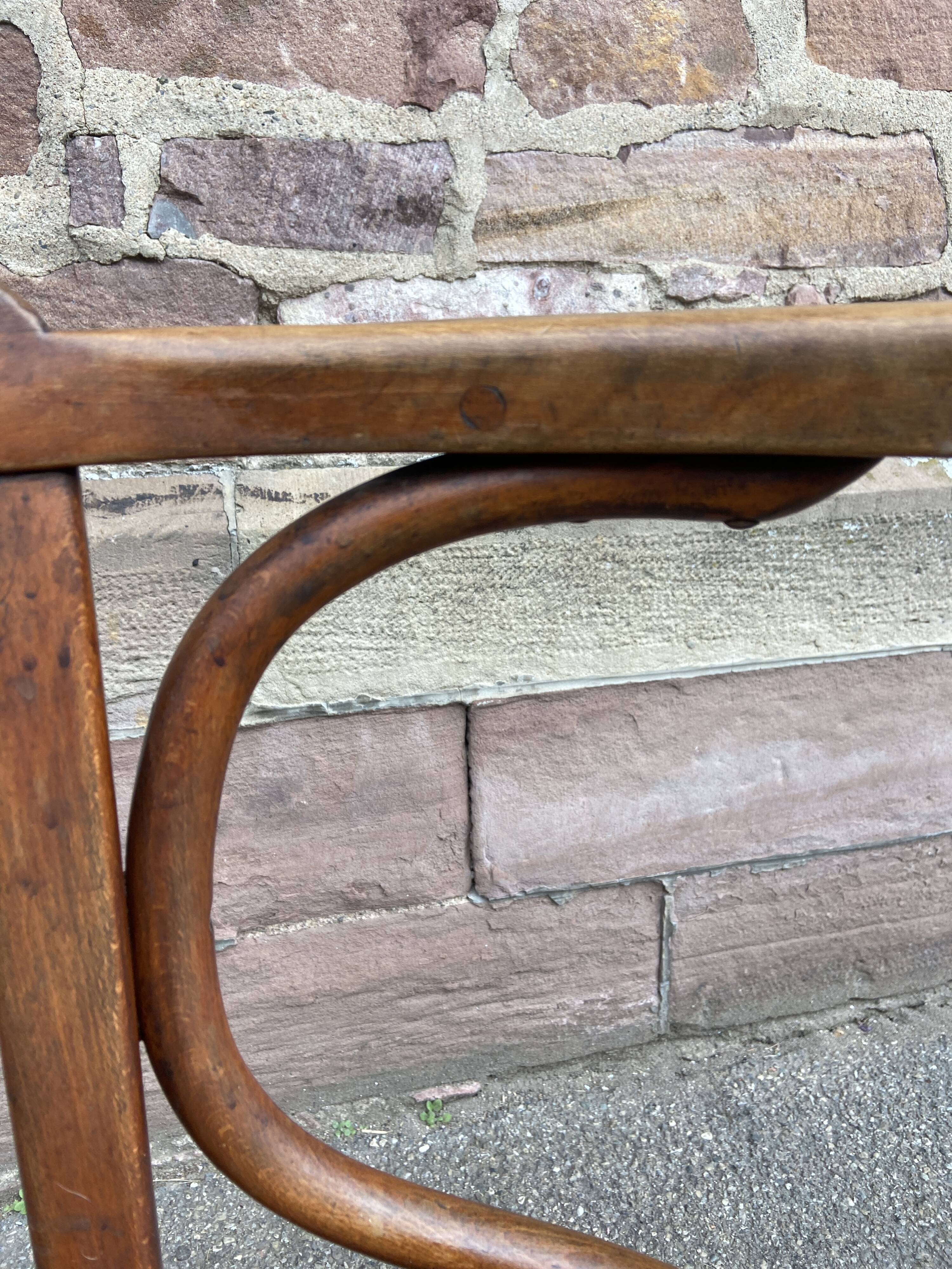 Office chair 1910 by bois courbé j & j kohn in vienna, austria