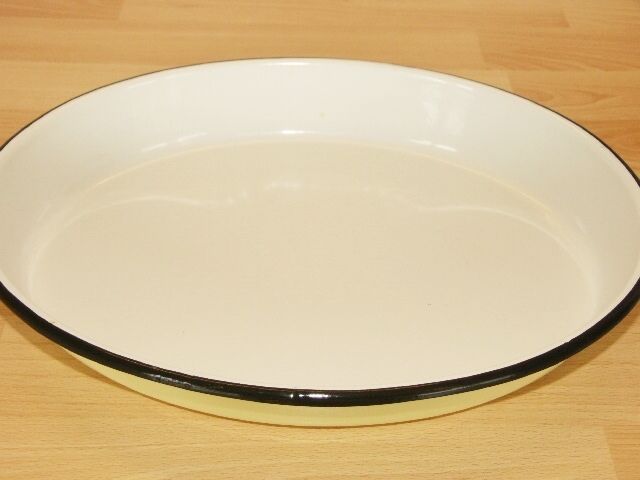 Flat oval 37, 5x27, 5 enamelled steel vintage 50/60