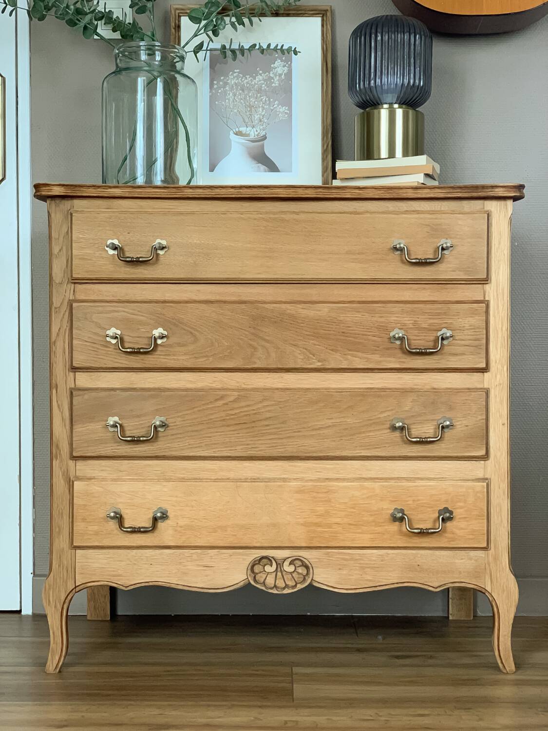 Commode bois brut vintage fleuri relooké