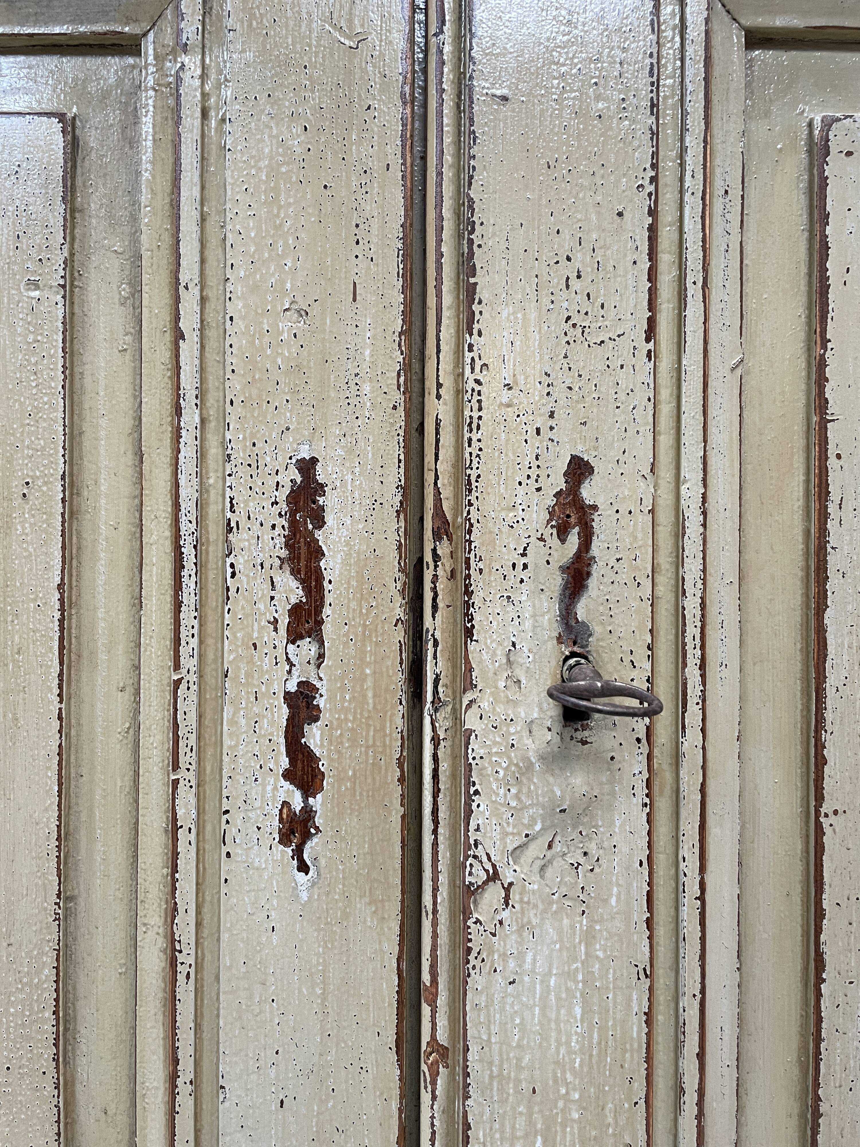 Parisian buffet in patinated wood, circa 1930.