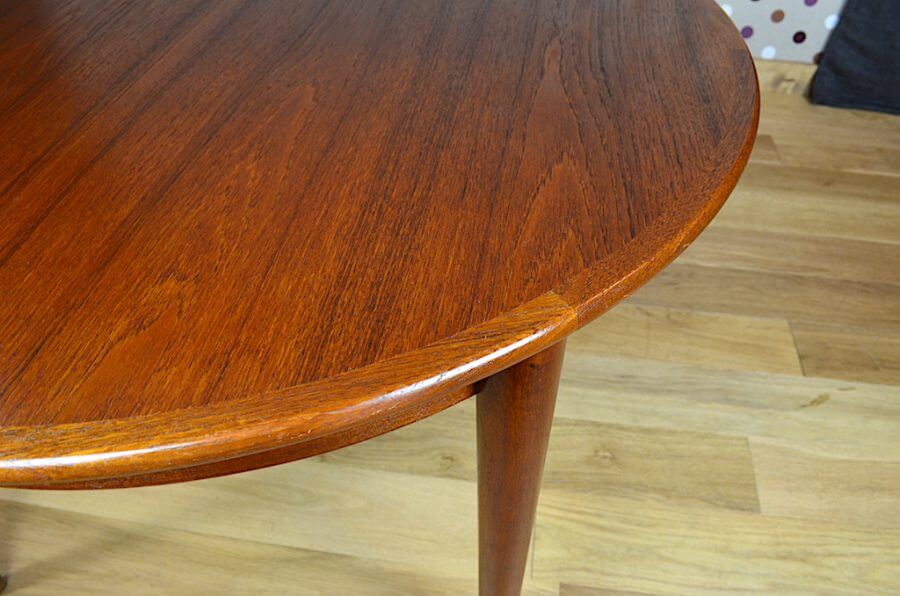 Scandinavian design round table in teak 1960