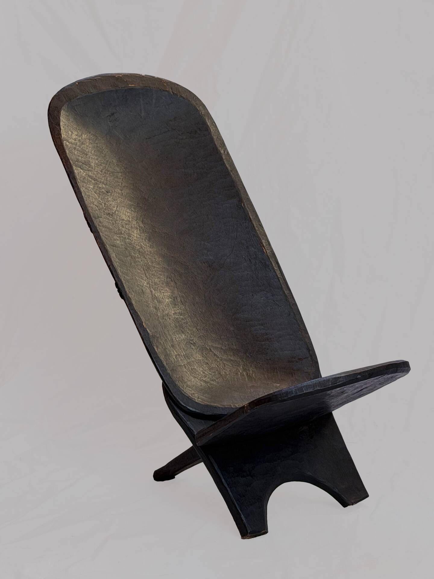 African wooden talking chair – Handmade armchair from Burkina Faso