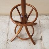 Coat rack roting parrot