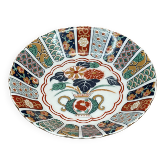 Assiette à motifs colorés