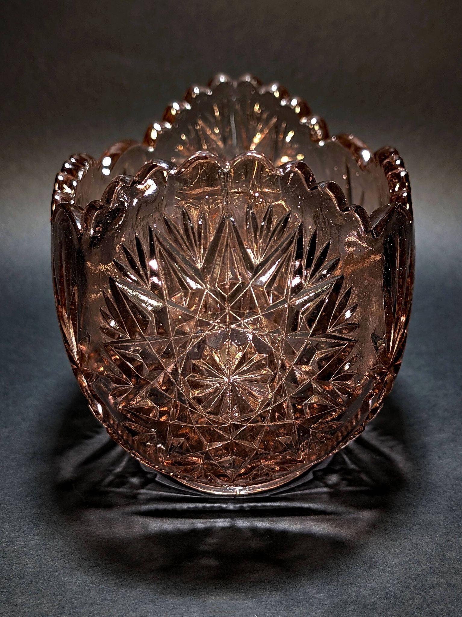 Vintage coupe in Depression Glass (Rosaline Glass)