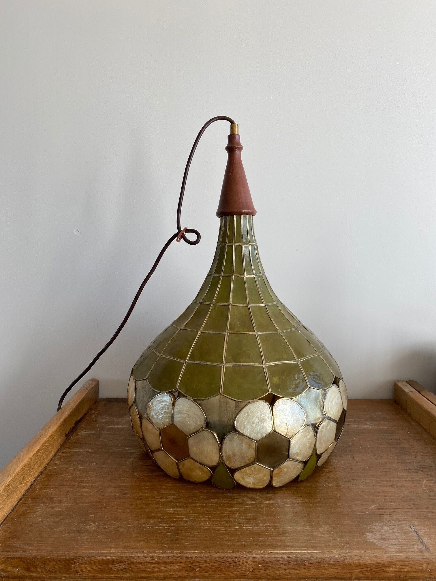 Mother-of-pearl ceiling lamp