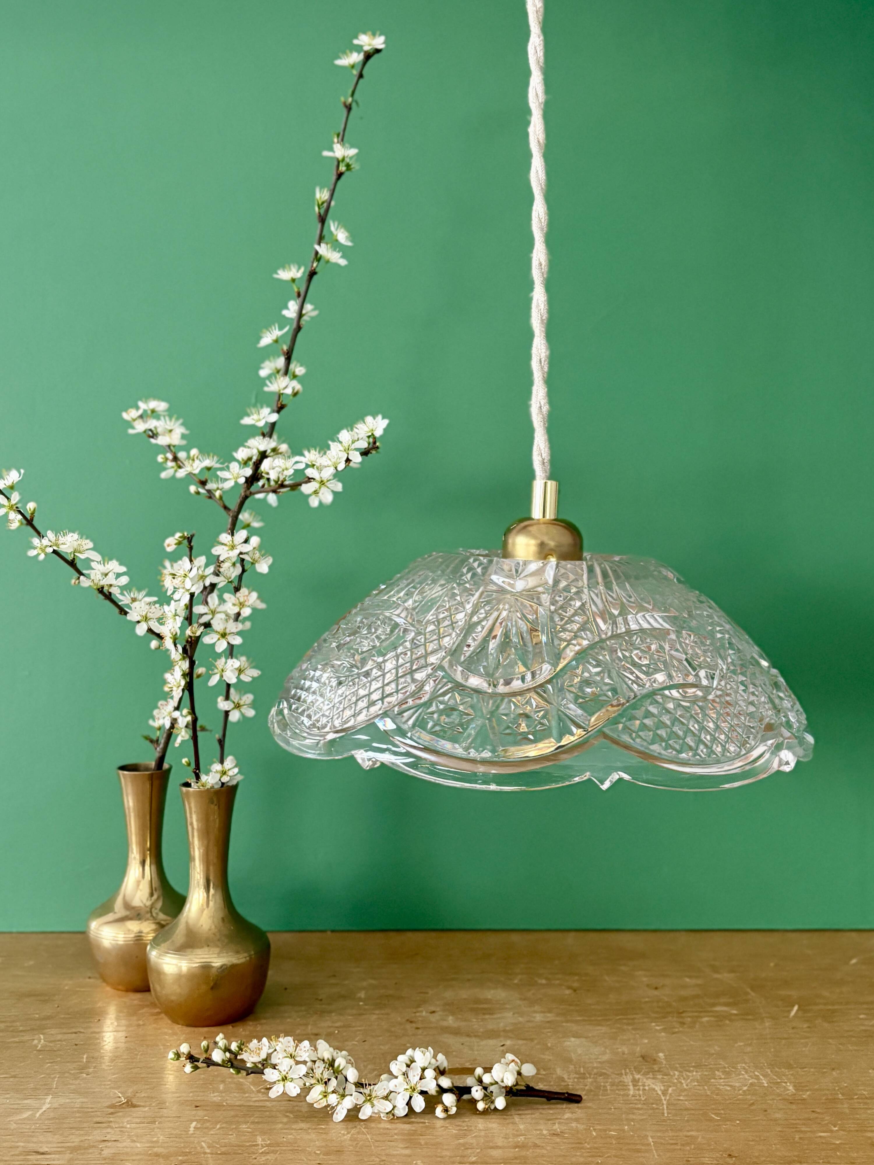 Suspension abat-jour vintage en verre travaillé - collection vaisselle -