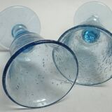 2 glasses with Biot liqueur