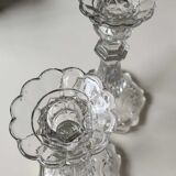 Paire de bougeoirs verre moulé, forme florale/godronnée, verrerie de portieux. années 50.