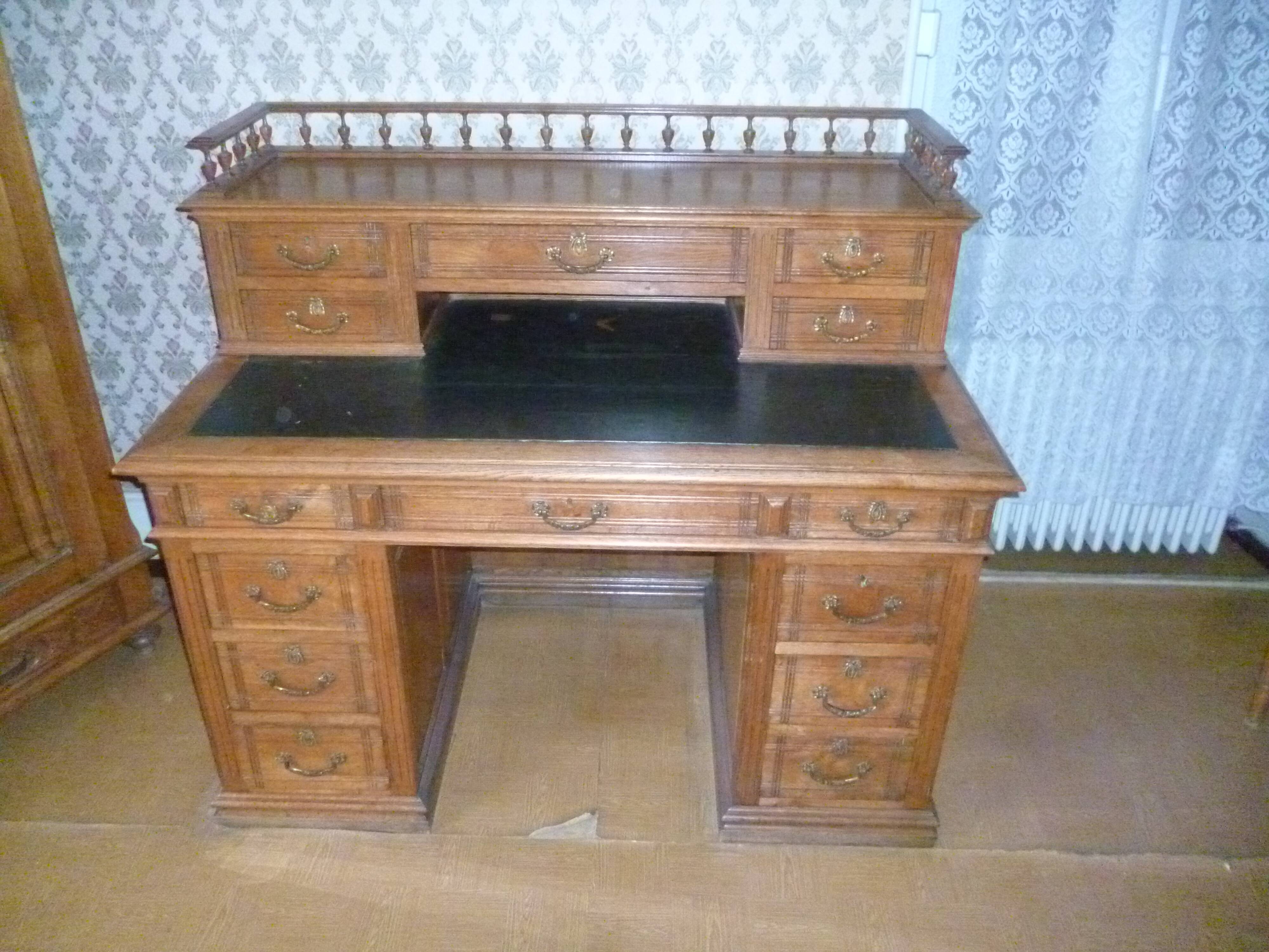 Oak desk