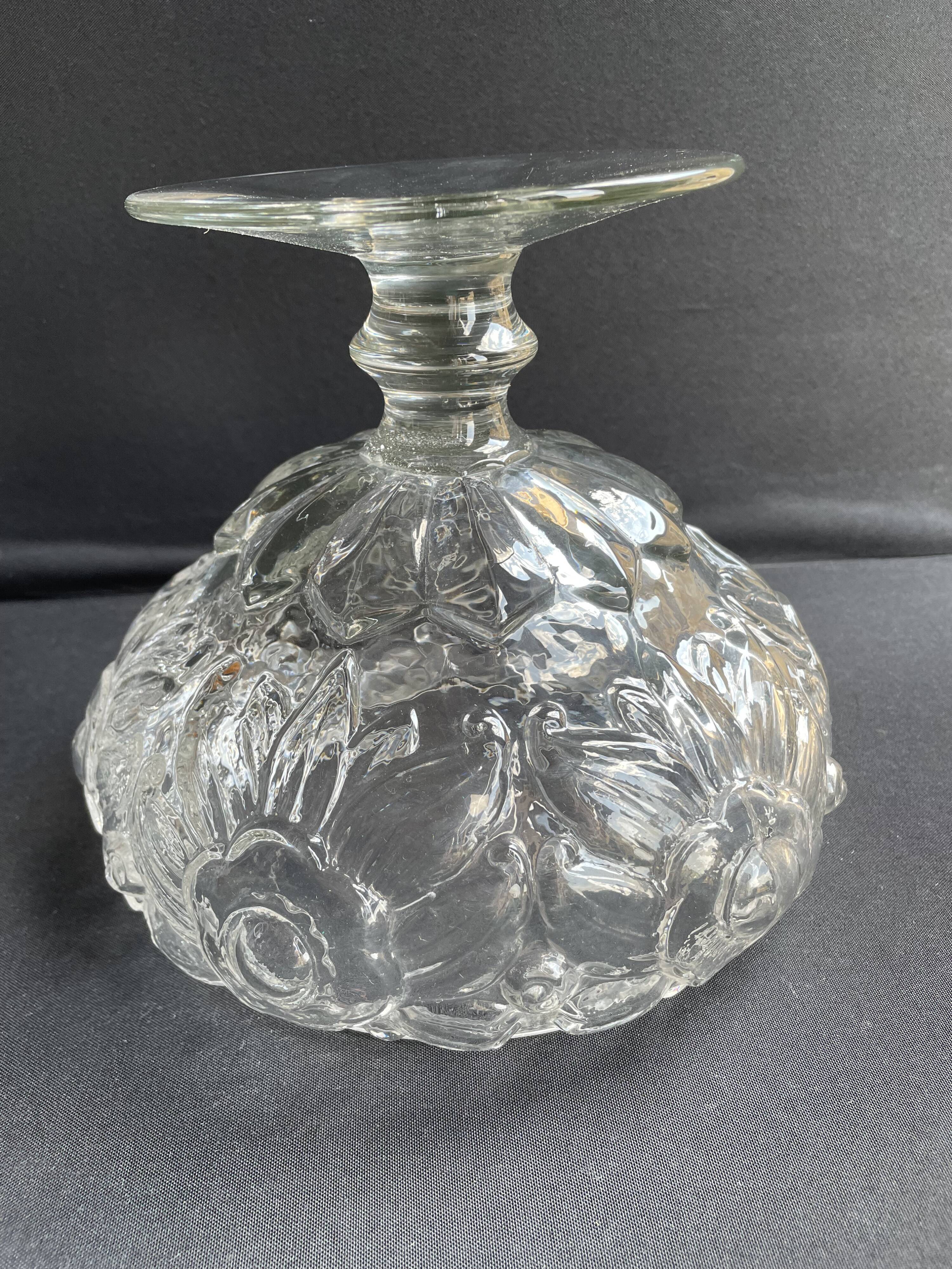 Fruit cup in molded crystal