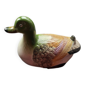 Paris, pretty slip duck with lid