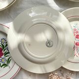 6 Mismatched Vintage Plates with Floral Pattern