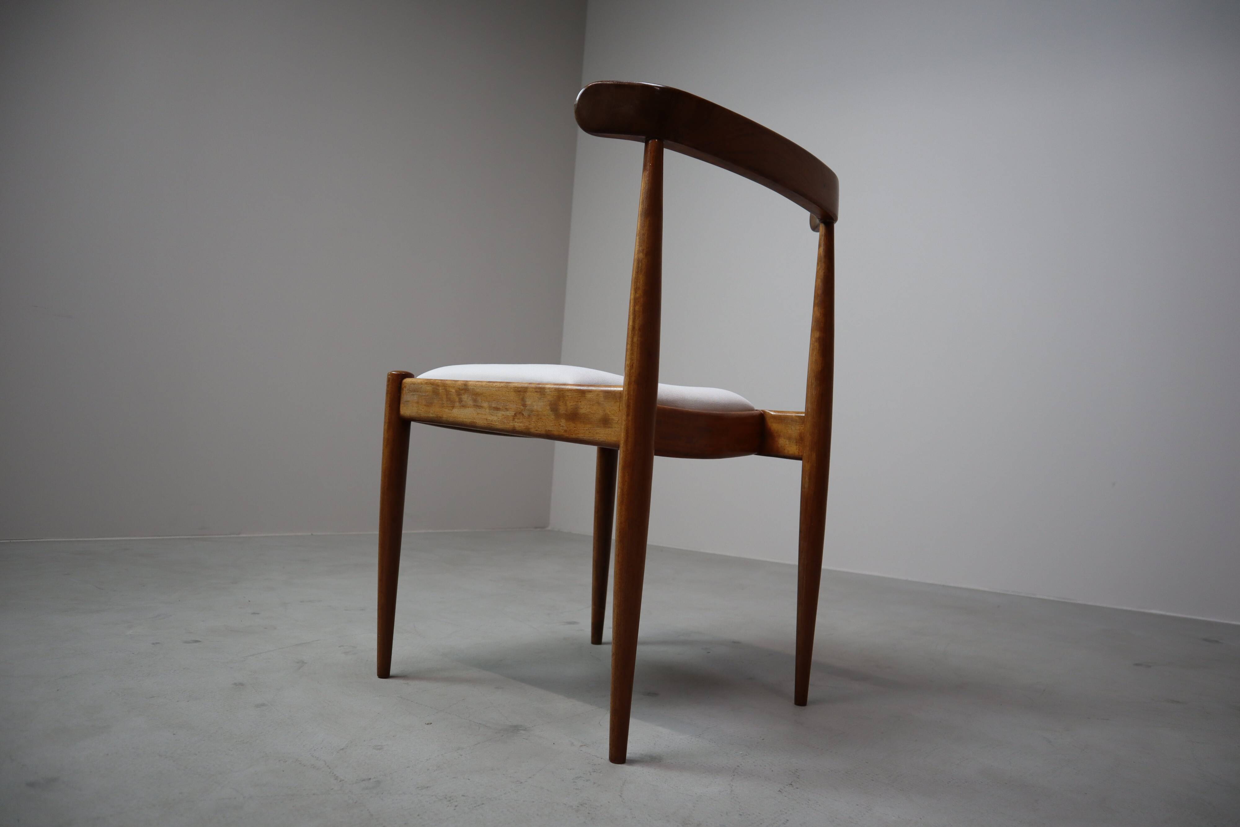 Set of six Alfred Hendrickx Model 500 dining chairs in Rosewood,