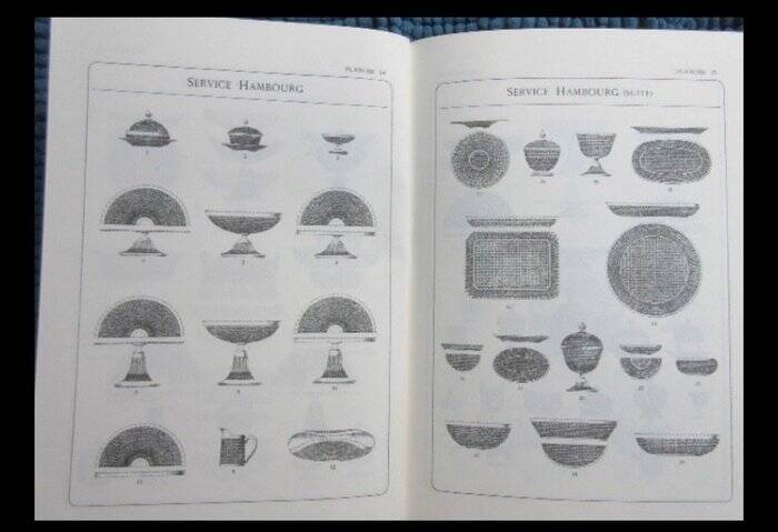 Serving dish on pedestal