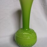 Vase verre opaline vert pomme