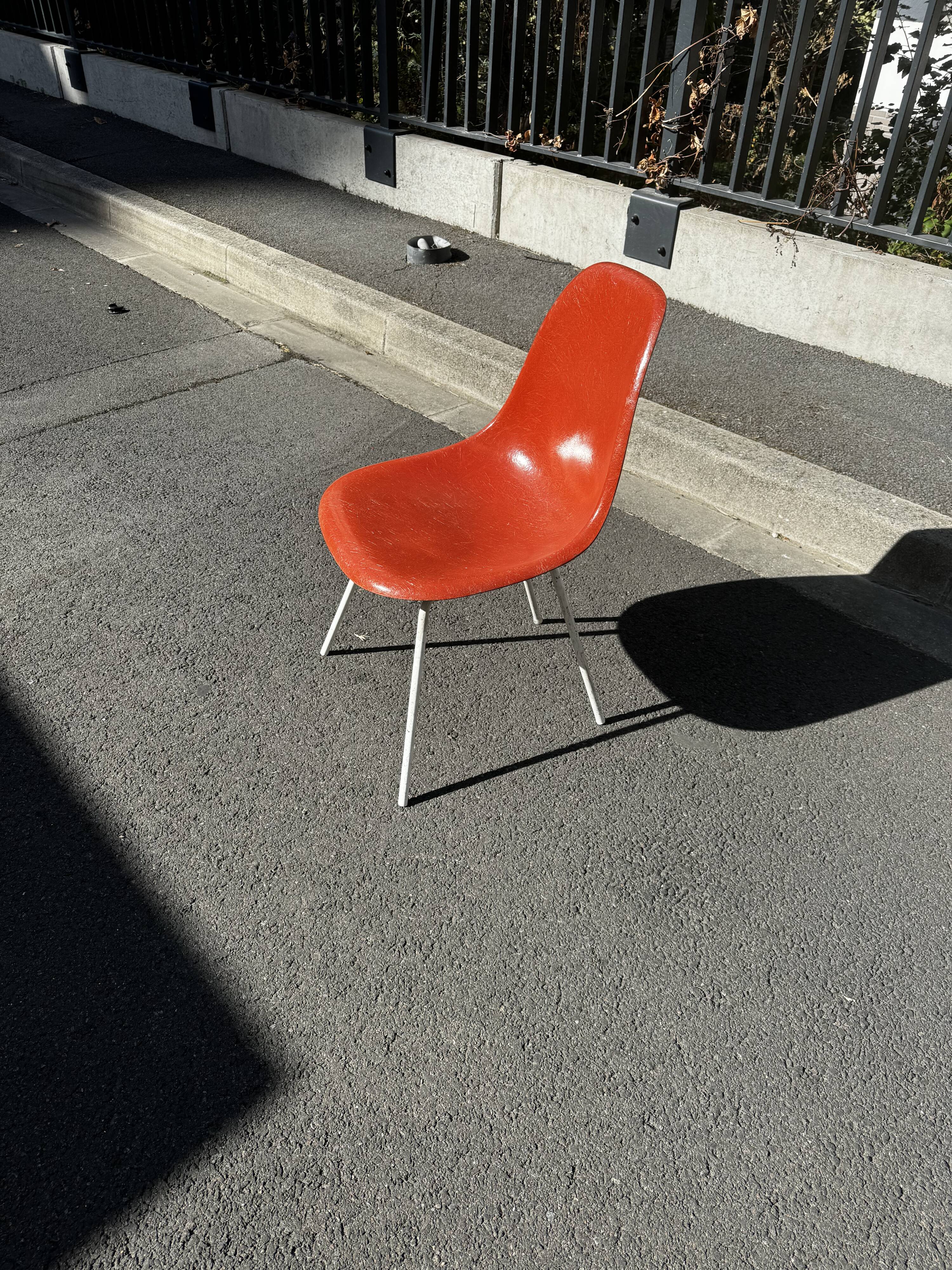 Chaise EAMES par Vitra Herman Miller modèle Diana