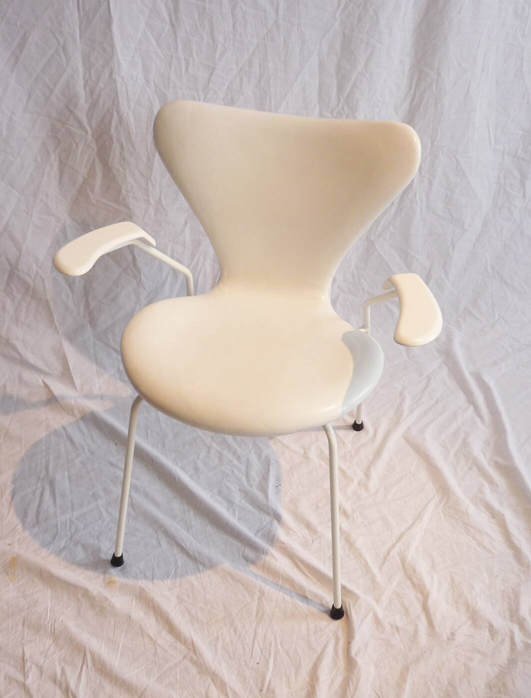 Chair Mod. 3207 Arne Jacobsen white leather