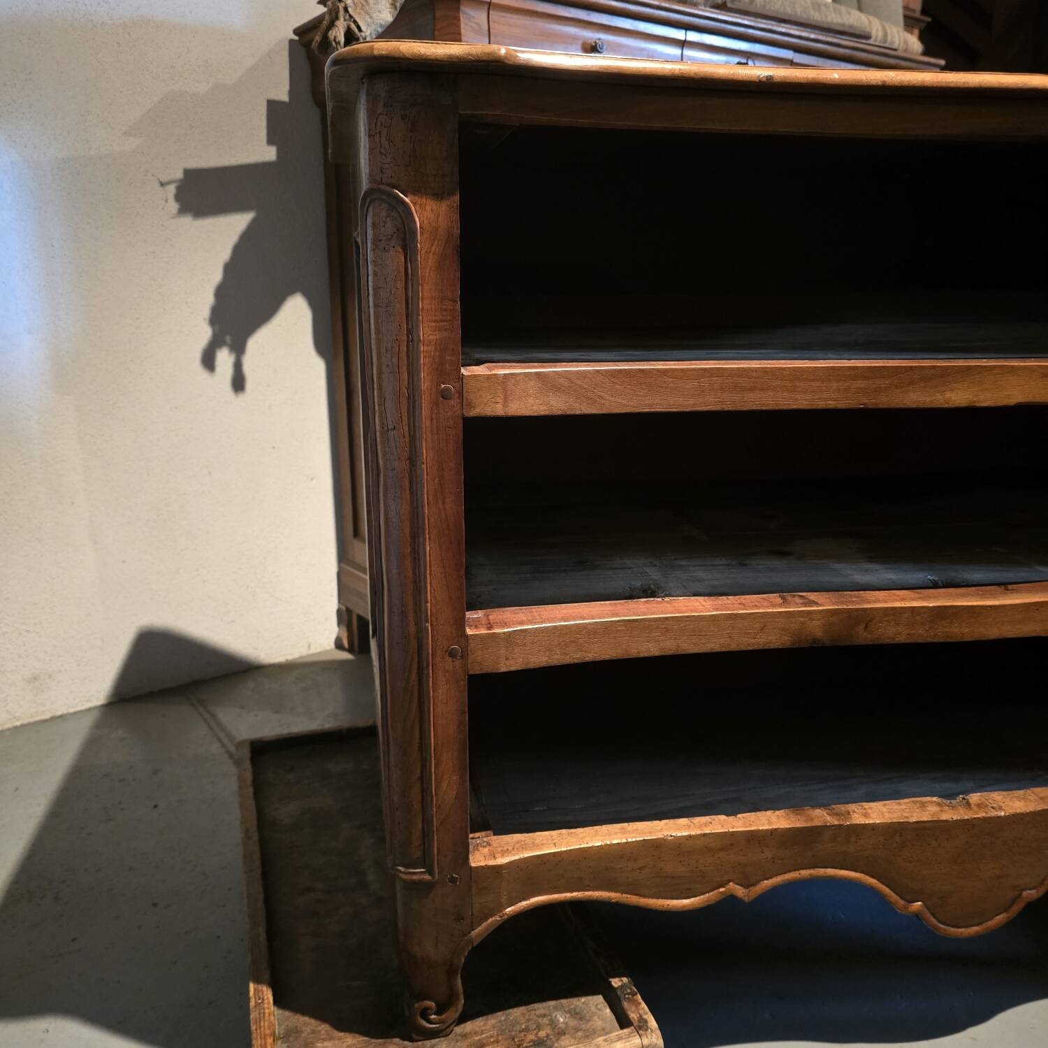 Curved Louis XV commode, 18th century.