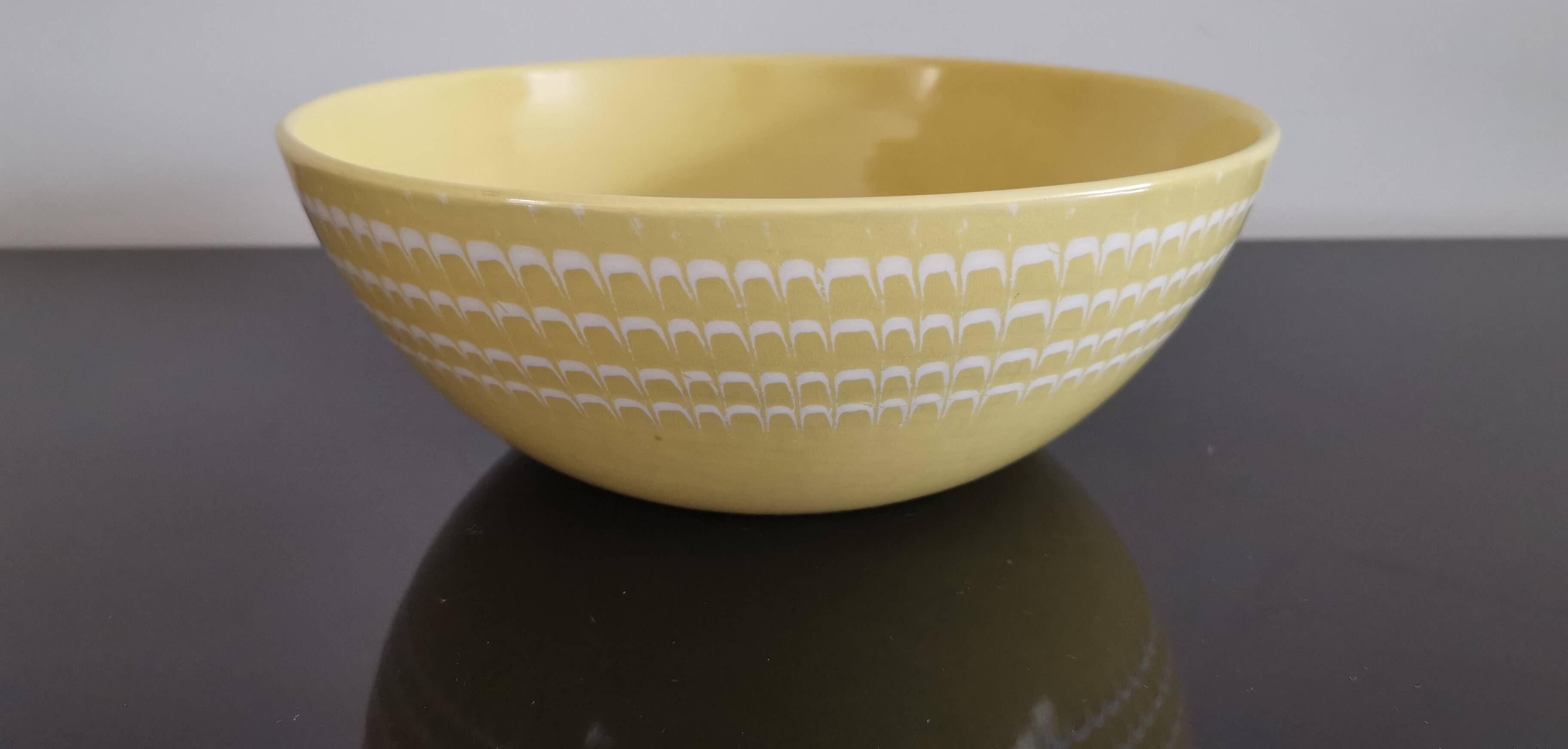 Old vintage Longchamp sun yellow salad bowl