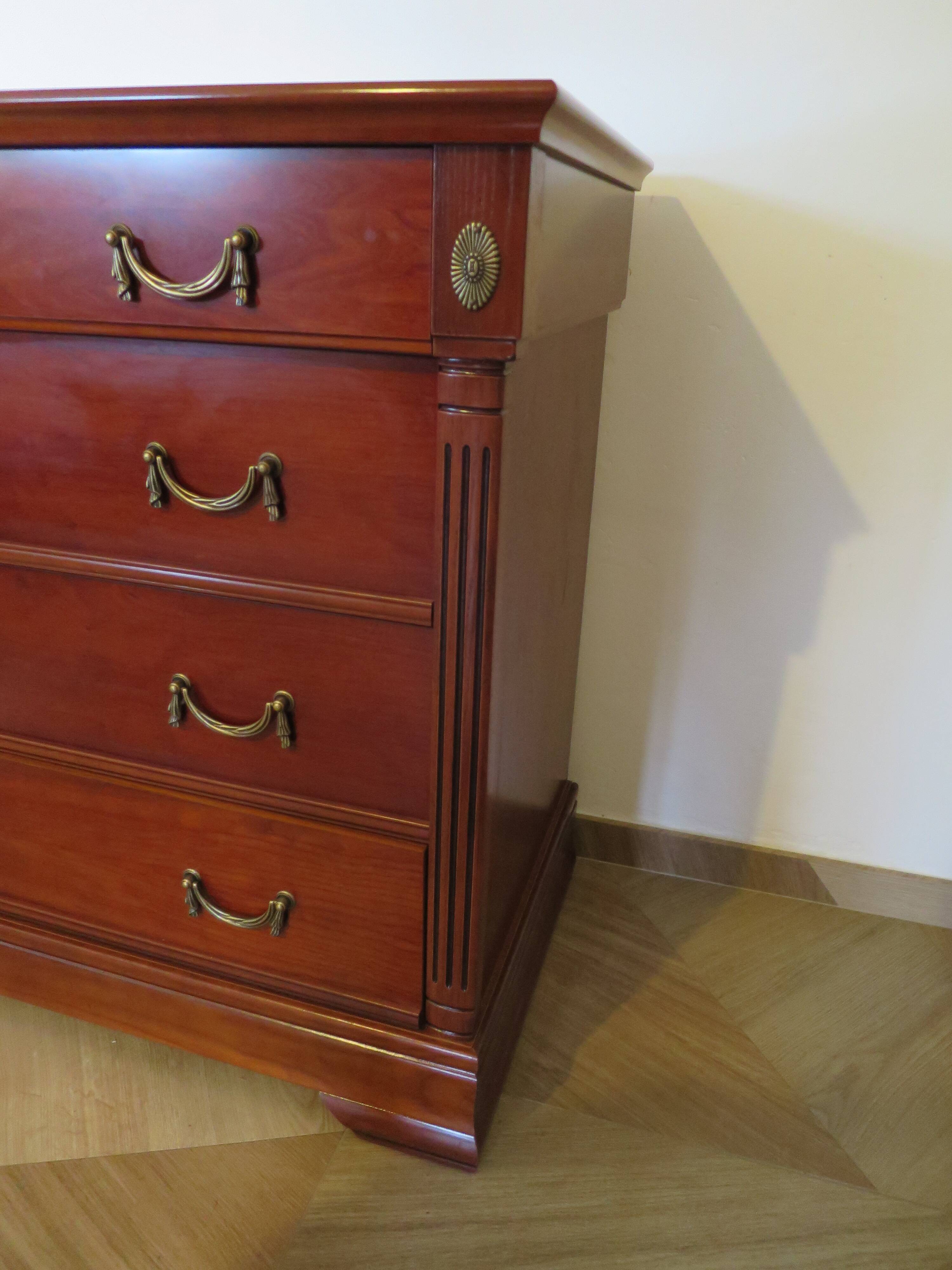 Commode 4 tiroirs – Teinte merisier – Imitation Style Empire – Années 80