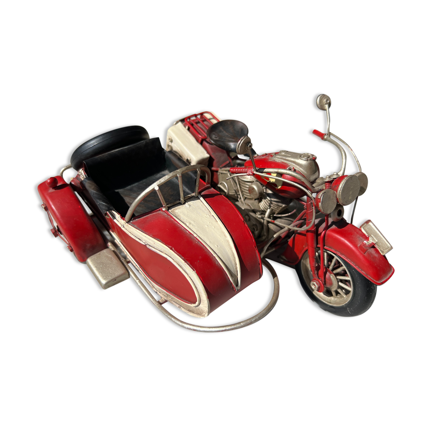 Moto side-car vintage en métal