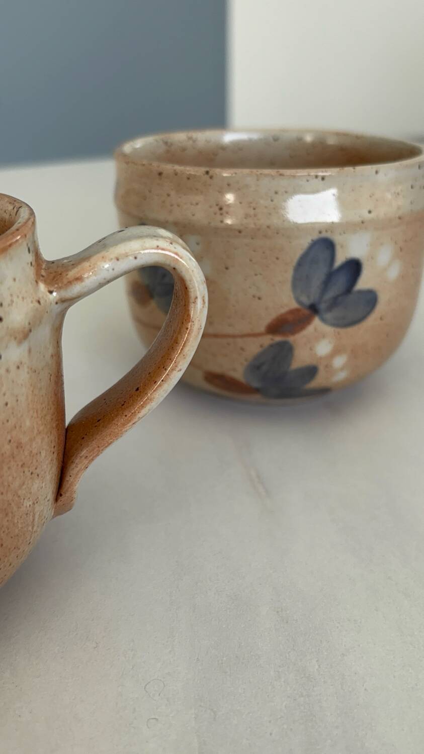 Set of 2 large vintage stoneware mugs from Atelier du Marais – Flower mugs