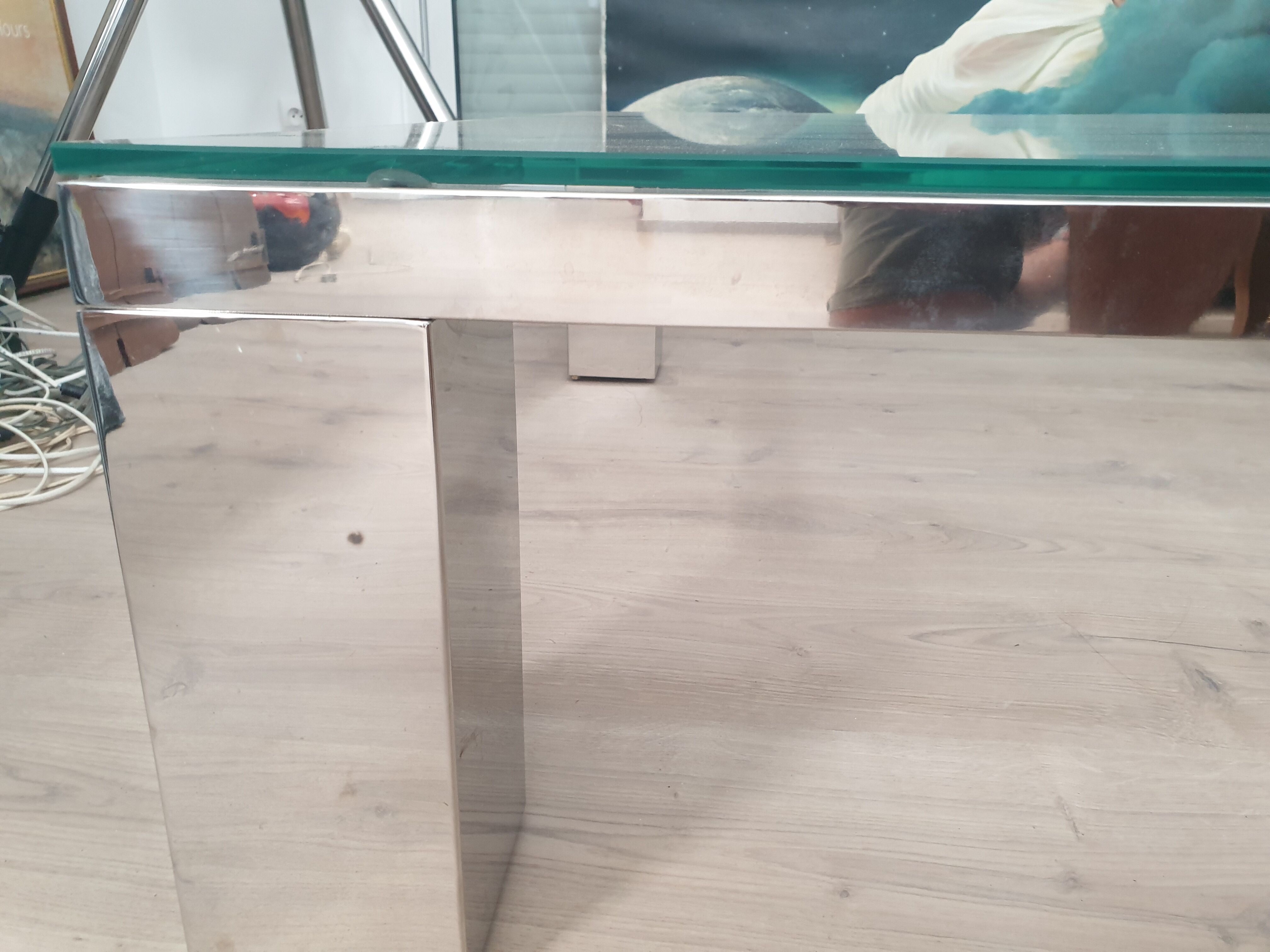 Coffee table in tempered glass