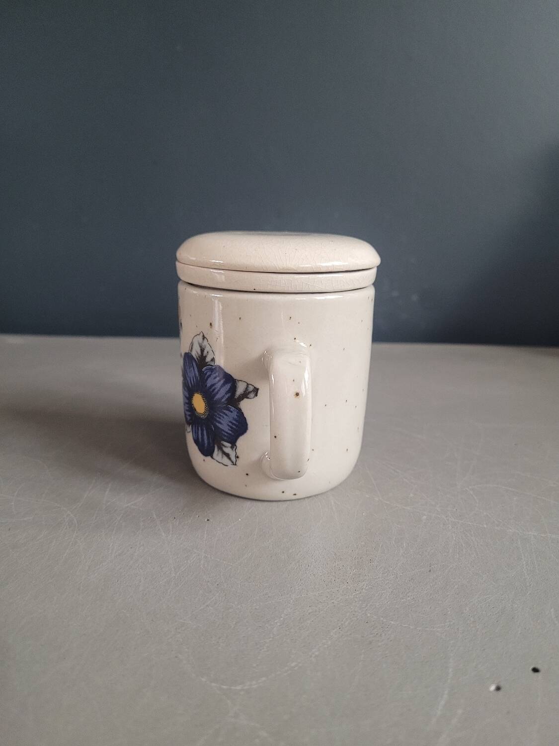 Tasse à thé vintage avec filtre et couvercle