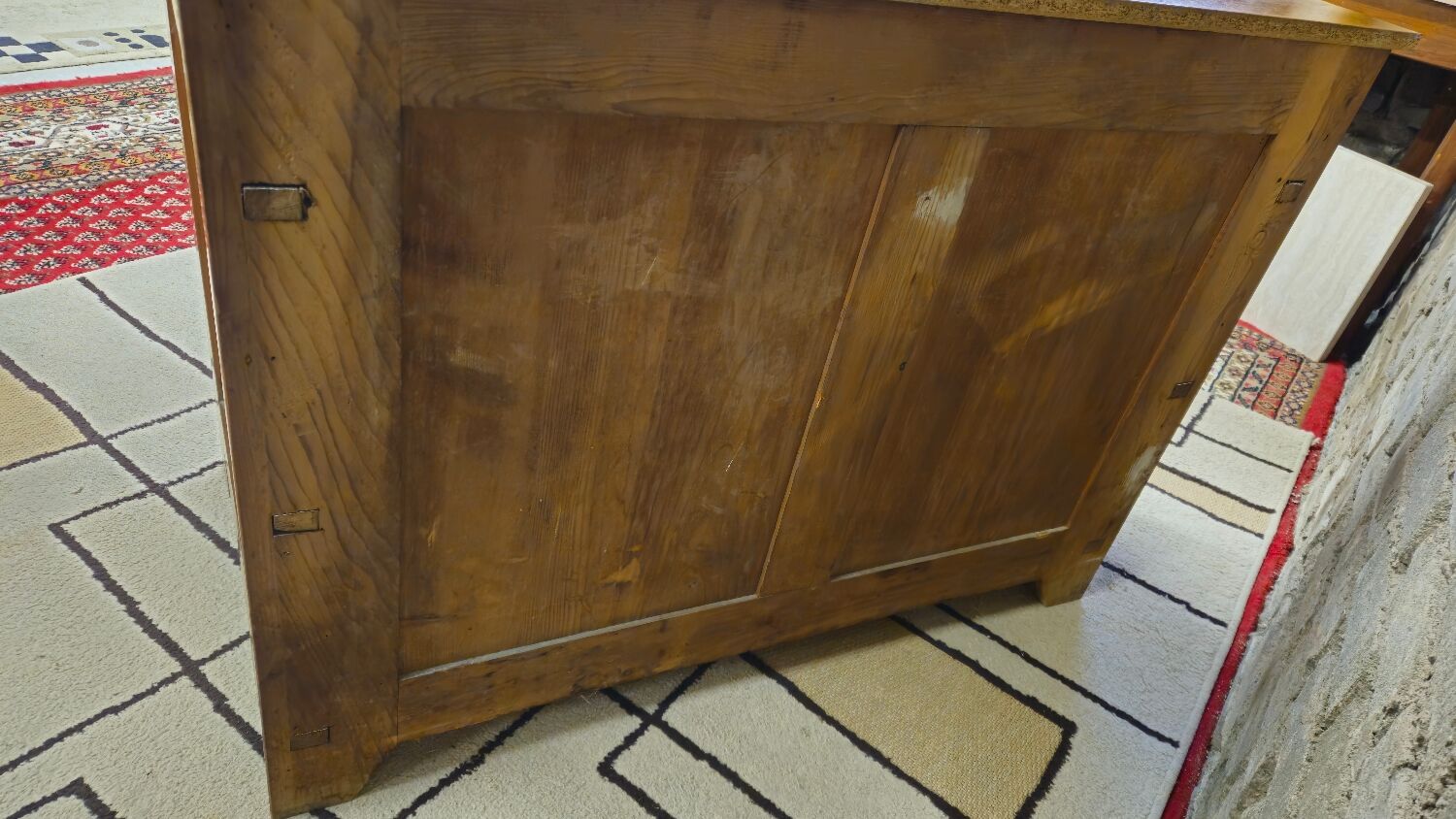 Solid walnut chest of drawers from the 1960s.