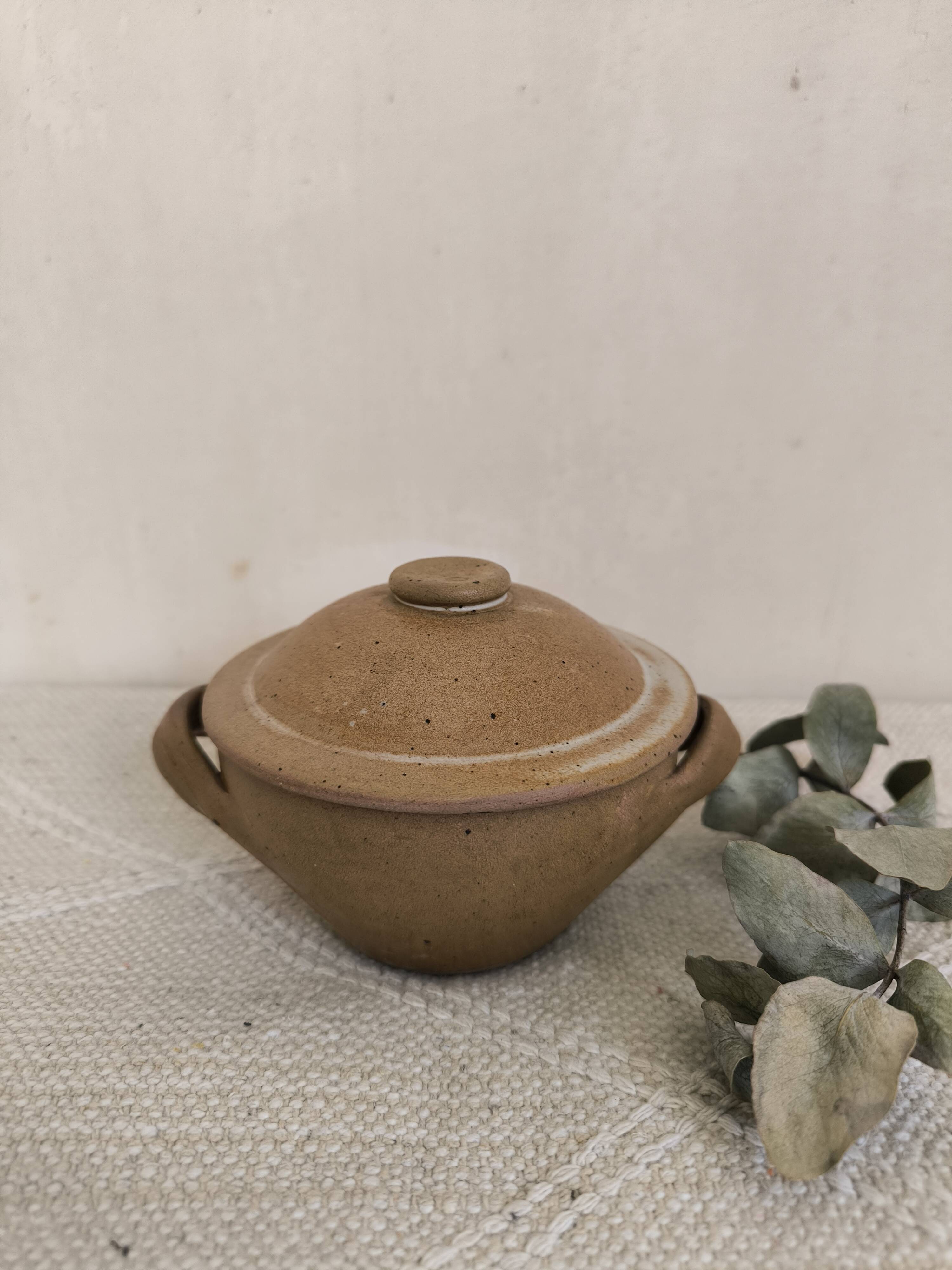 Stoneware pot (old retro vintage)