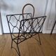 Porte revue fer forgé et rotin design attribué à Jacques Adnet