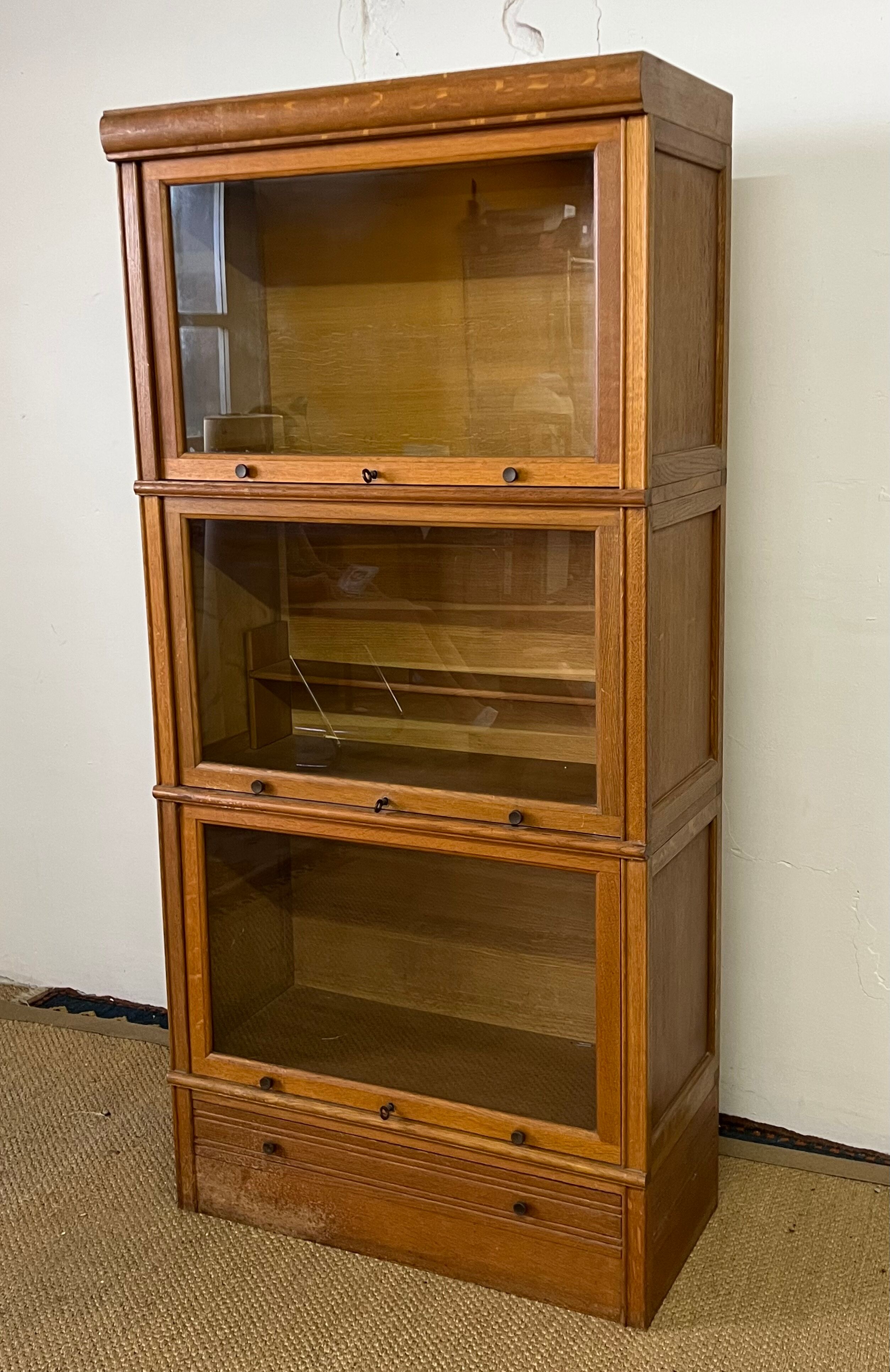 Modular display cabinet MD