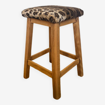 Tabouret vintage en bois et léopard