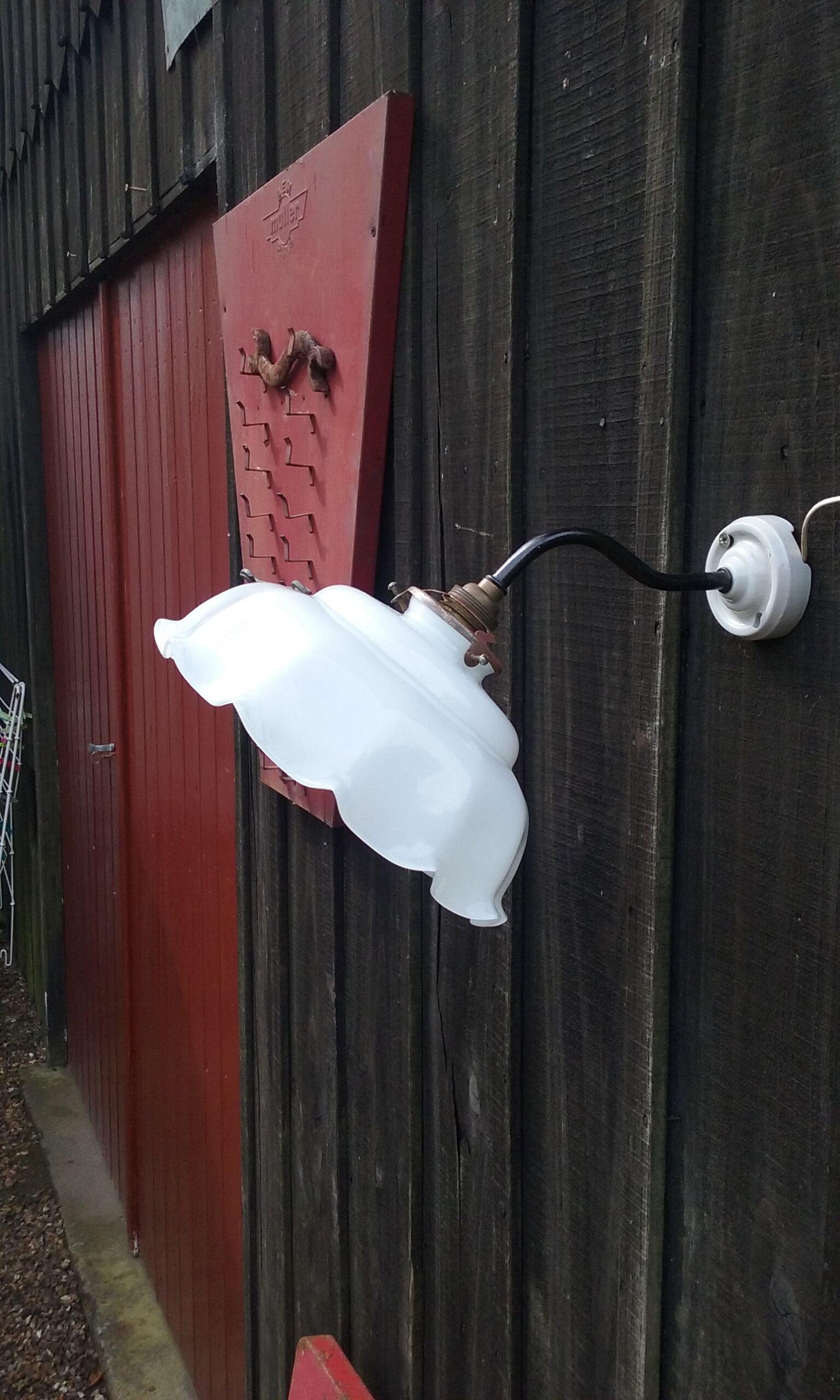 Ceramic wall lamp and glass