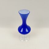 Soliflore in white interior blue glass 17cm