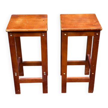 Paire de tabourets de bar / îlot central en bois massif (H 59 cm)