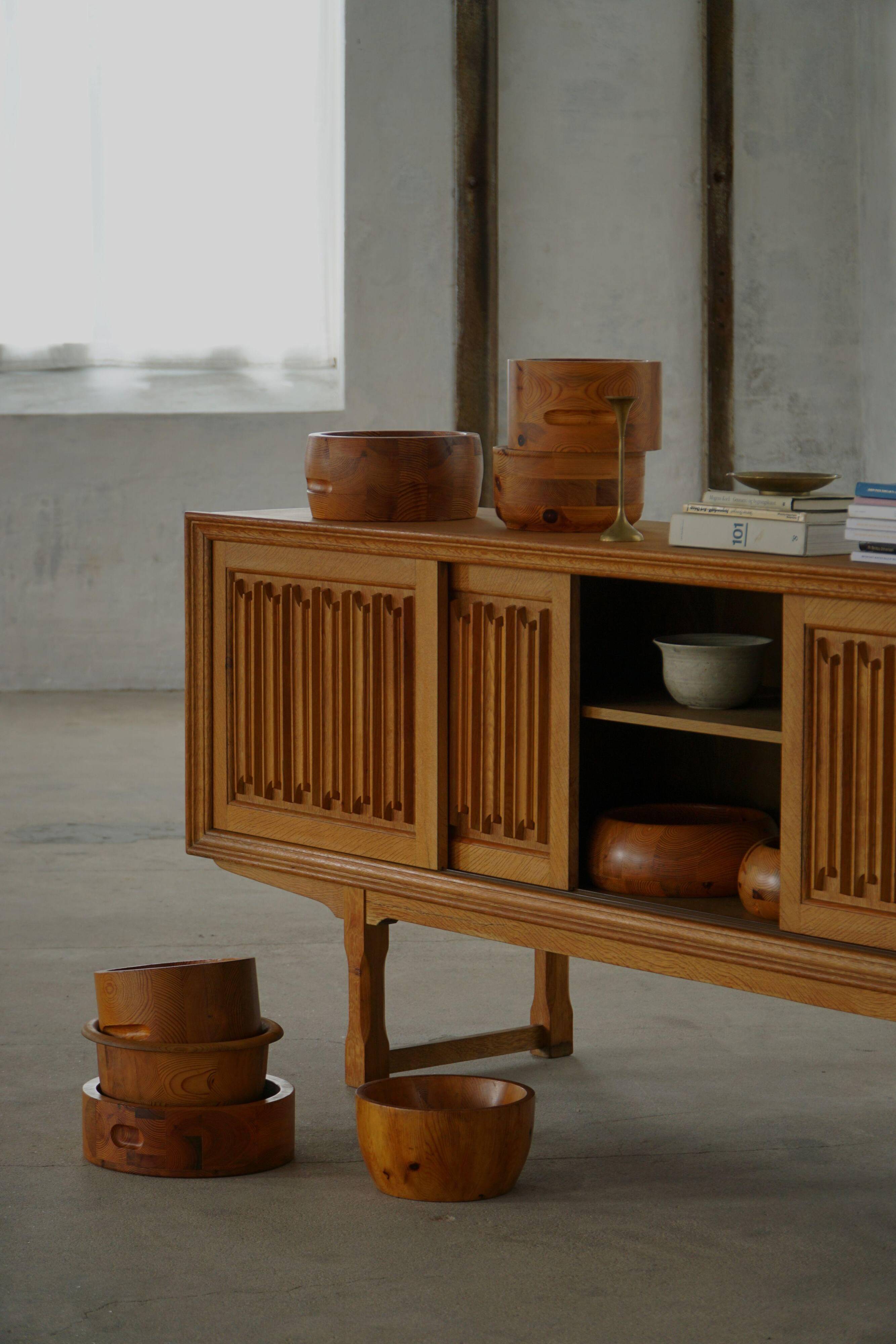 Set of 10 Swedish pine bowls from the mid-century, made by Holmbergs & Varnamo, 1970s.