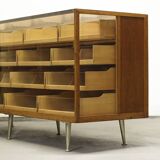 Comptoir de magasin Midcentry - Vitrine