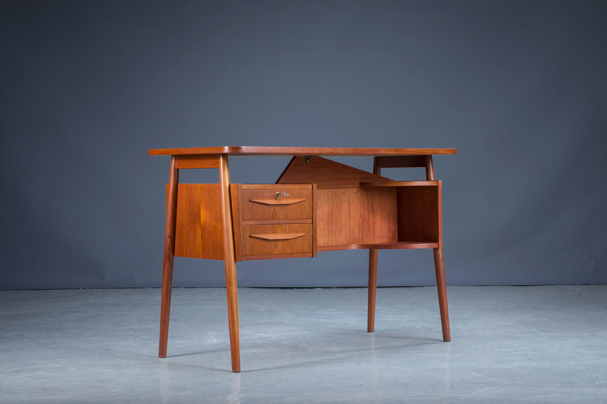Mid-century teak desk by Gunnar Nielsen for Tibergaard, Denmark 1960s