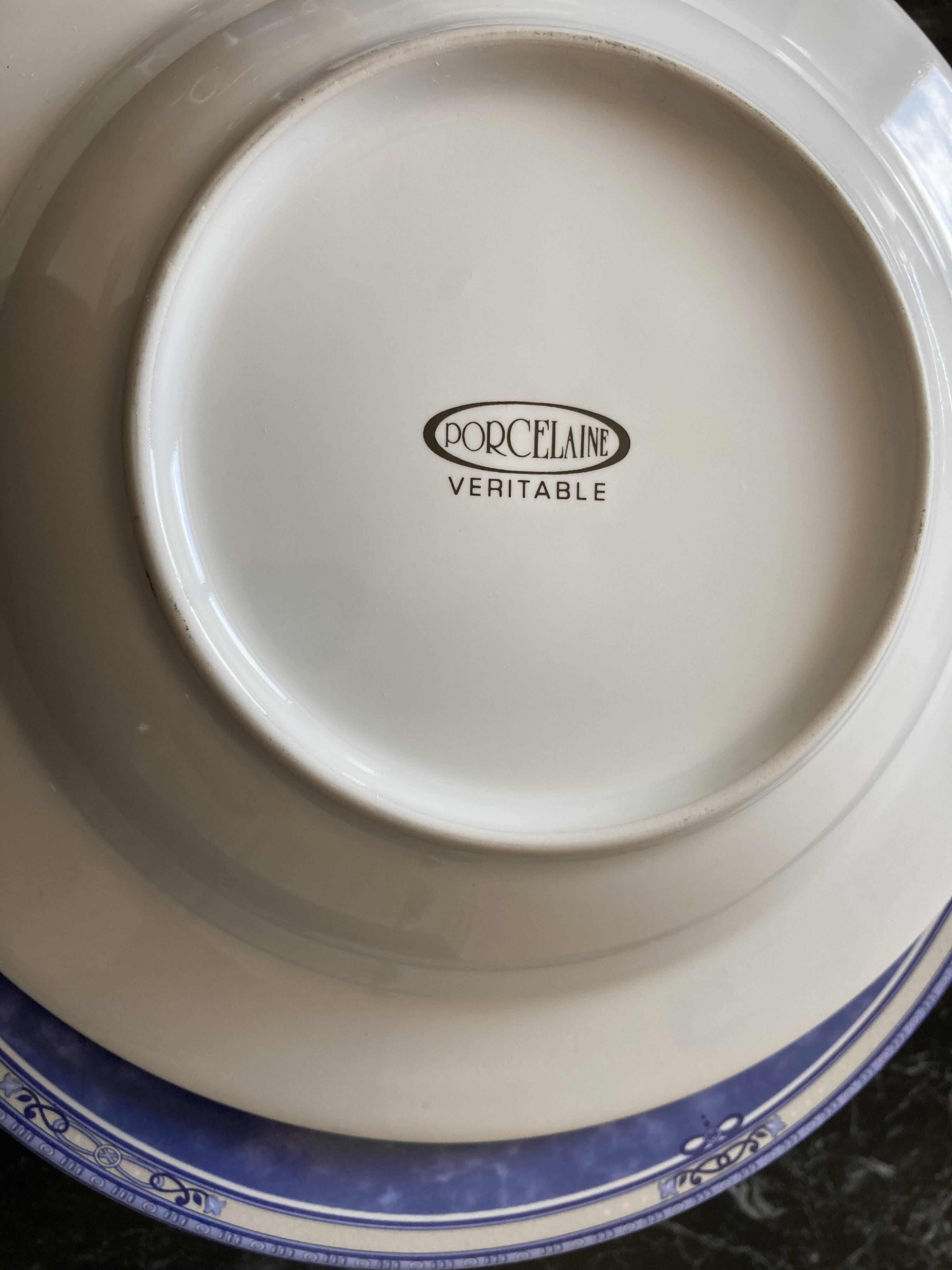 Set of 6 blue and white soup plates