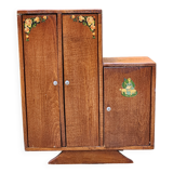 Armoire de poupée en bois vintage