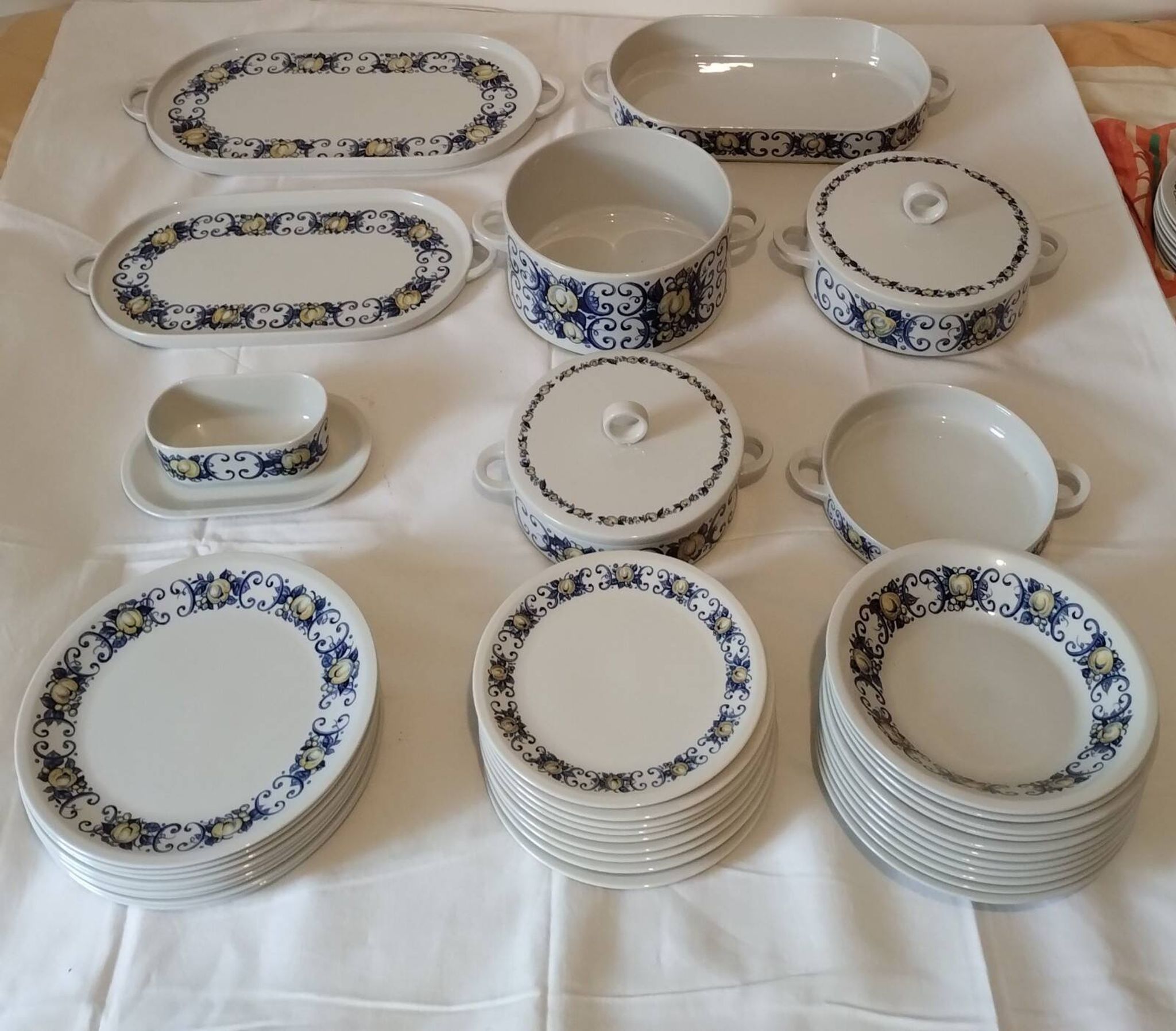 Villeroy and Boch dinner service from the 70s