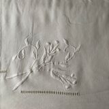 Drap ancien brodé
