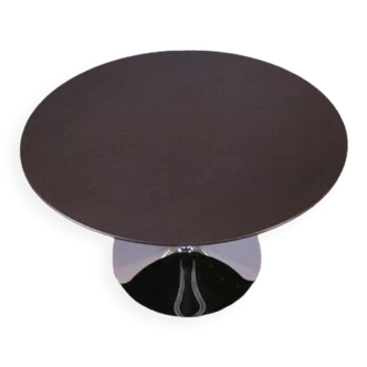 Round display table