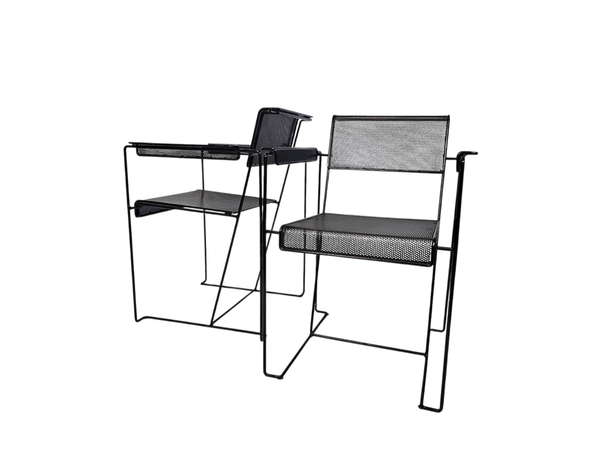 Style Pilastro - Postmoderne - (2) chaises - acier perforé - design néerlandais
